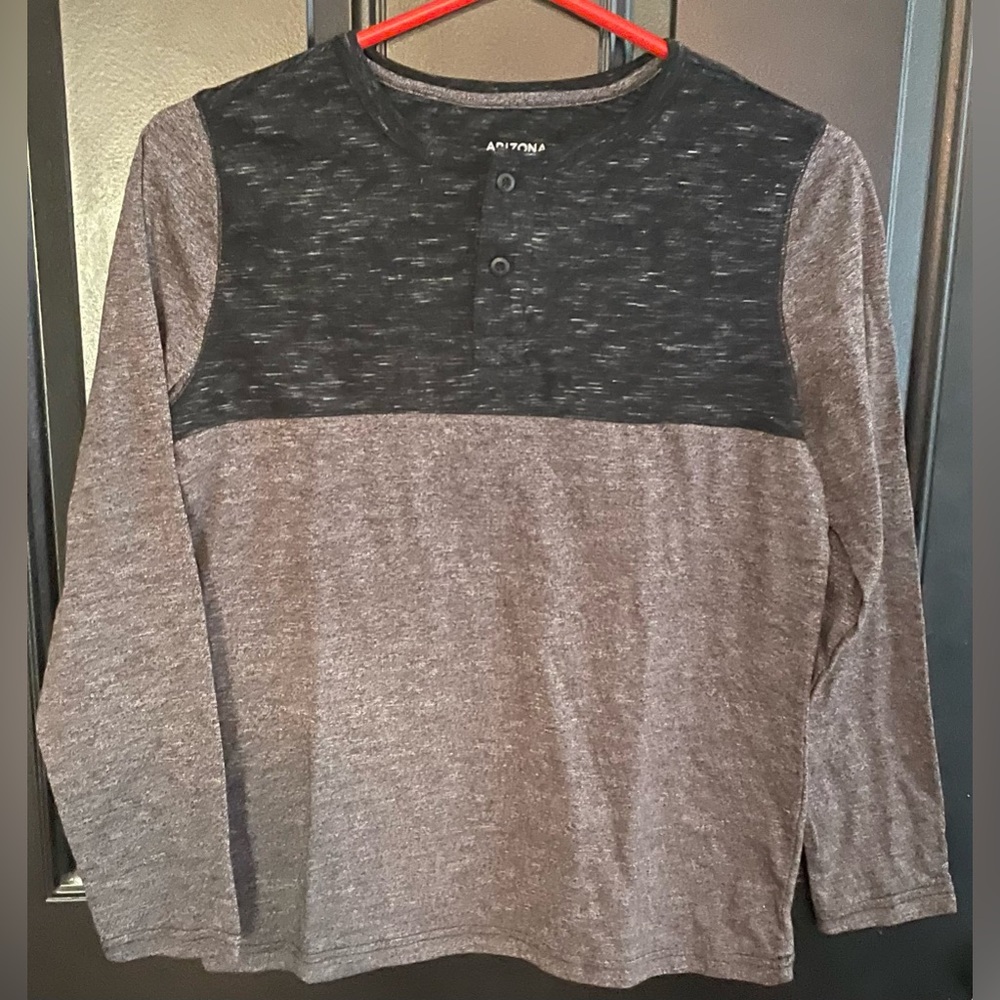 Youth boys long sleeve shirt size L14/16 pre-owned